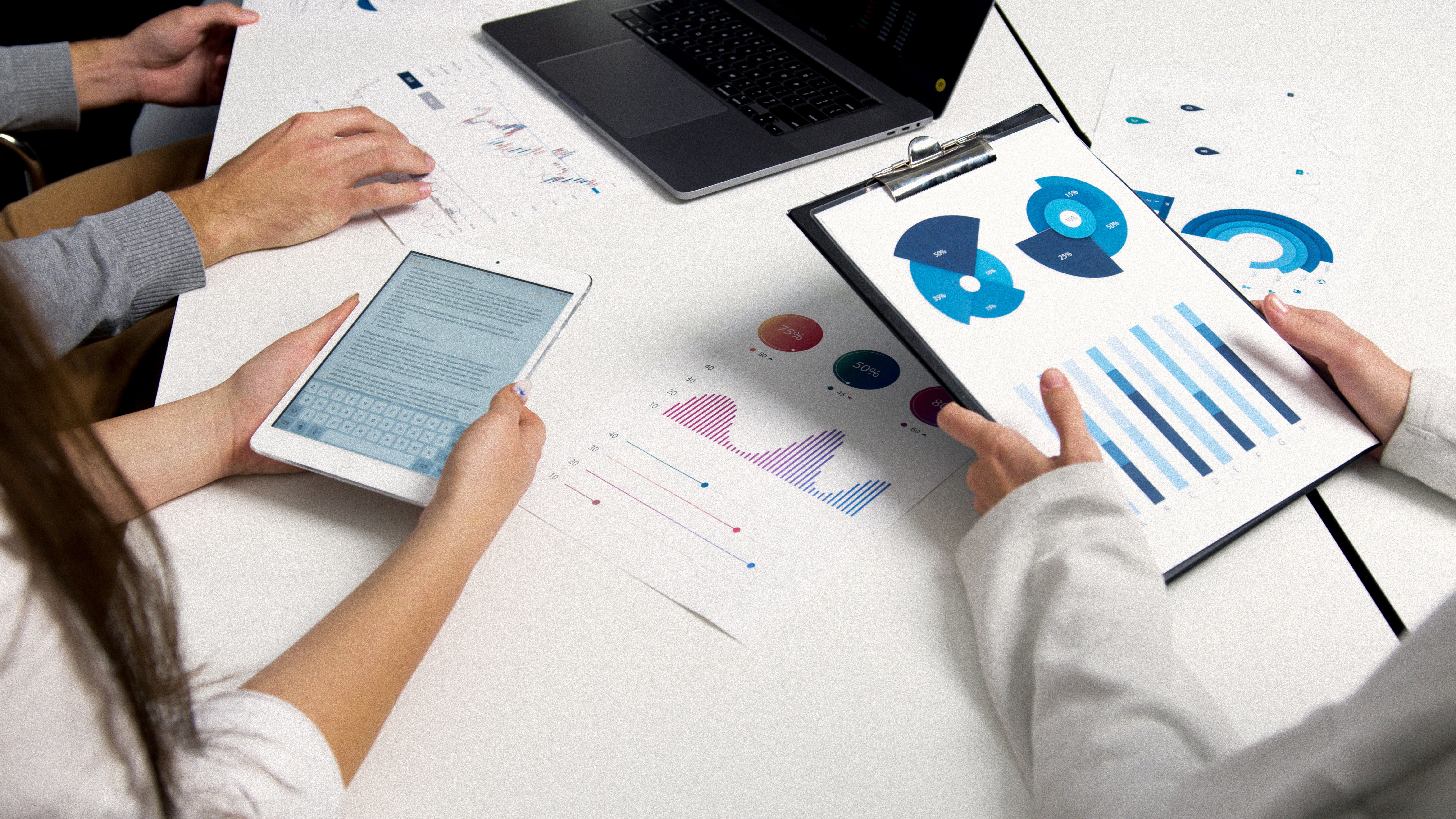 Successful video marketing strategies are data-driven. - Video marketing for businesses Successful video marketing strategies are data-driven. - Video marketing for businesses